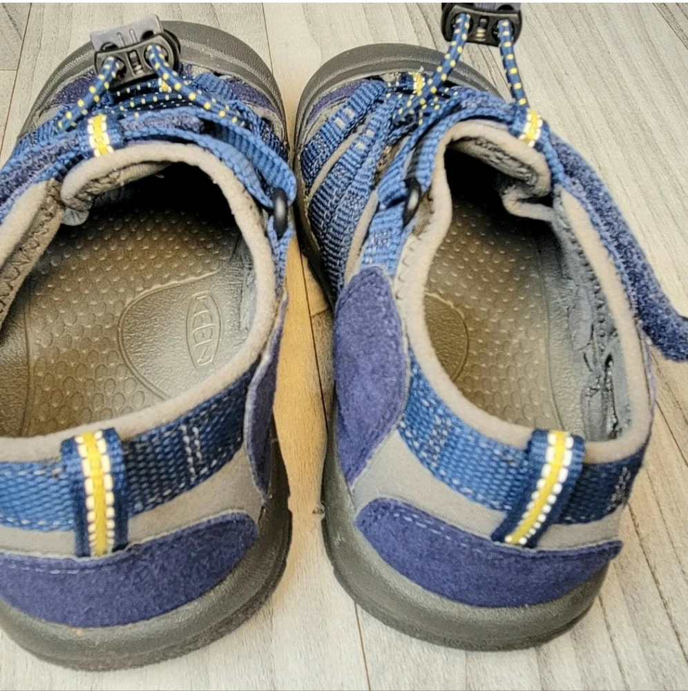 Kids Blue Outdoor Sandal - Breathable Closed-Toe Water Shoe